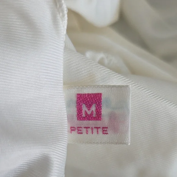 Elegant White Lace Trim Skirt - Picture 3 of 5